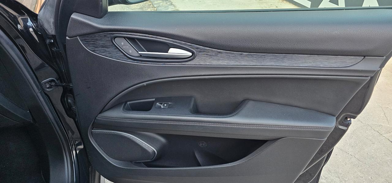 Alfa Romeo Stelvio 2.2 Turbodiesel 160 CV AT8 RWD Sport-Tech