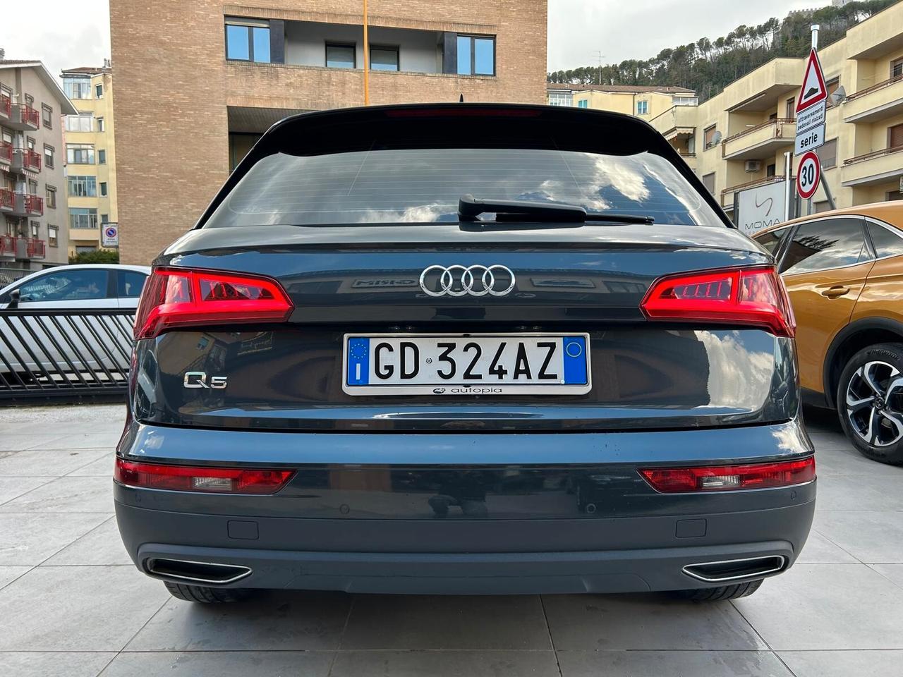 Audi Q5 35 TDI quattro S tronic Business