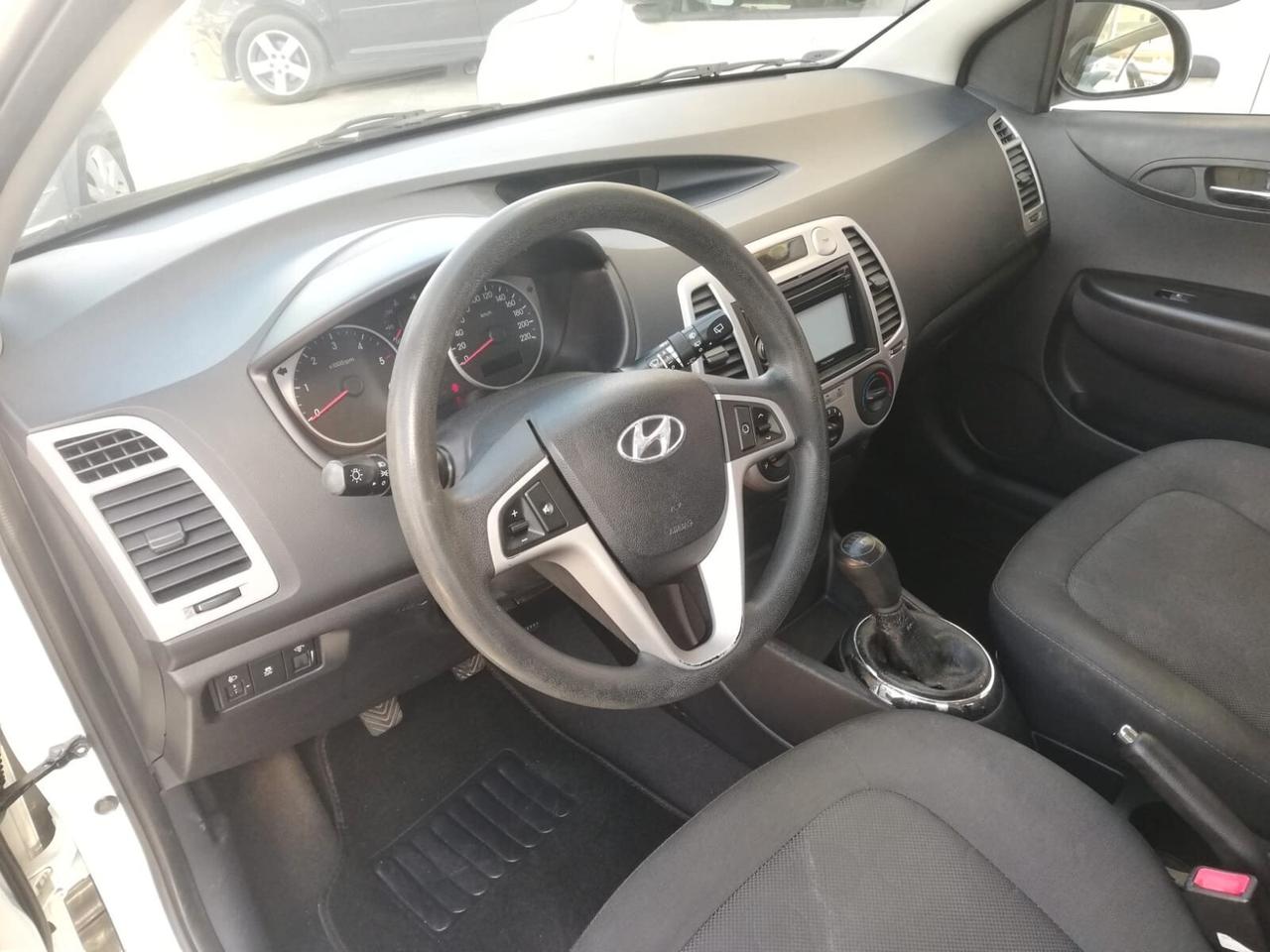 Hyundai i20 1.4 CRDi Sound Edition - 2011