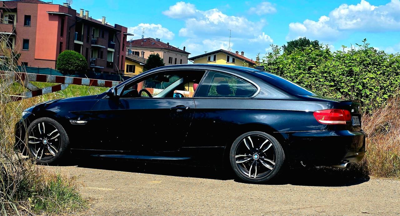 Bmw 320d E92 coupè Interni pelle rosso