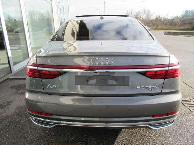 Audi A8 60 TFSI e 449 CV quat tip List. 180.093 €