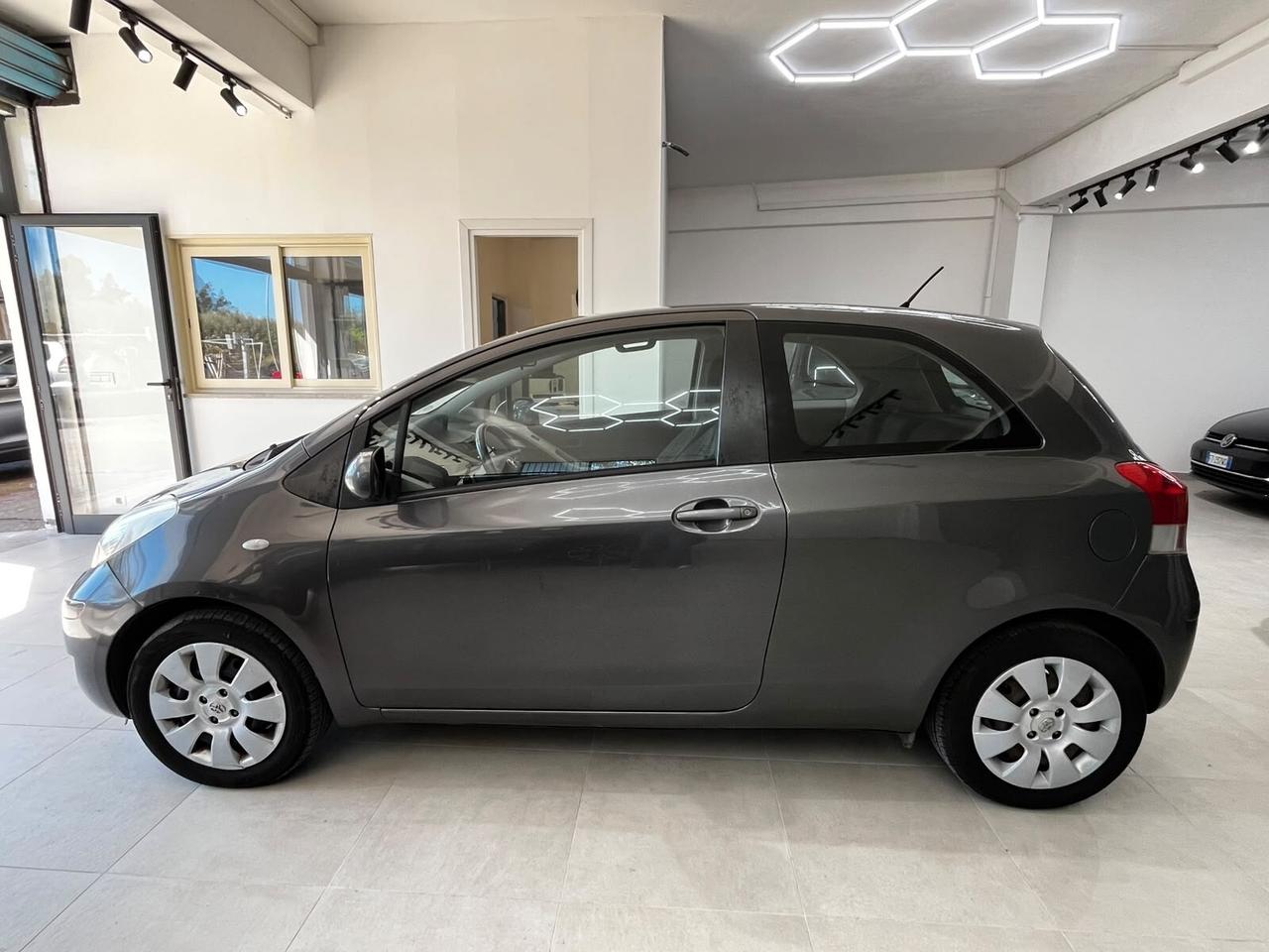 Toyota Yaris 1.0 3 porte