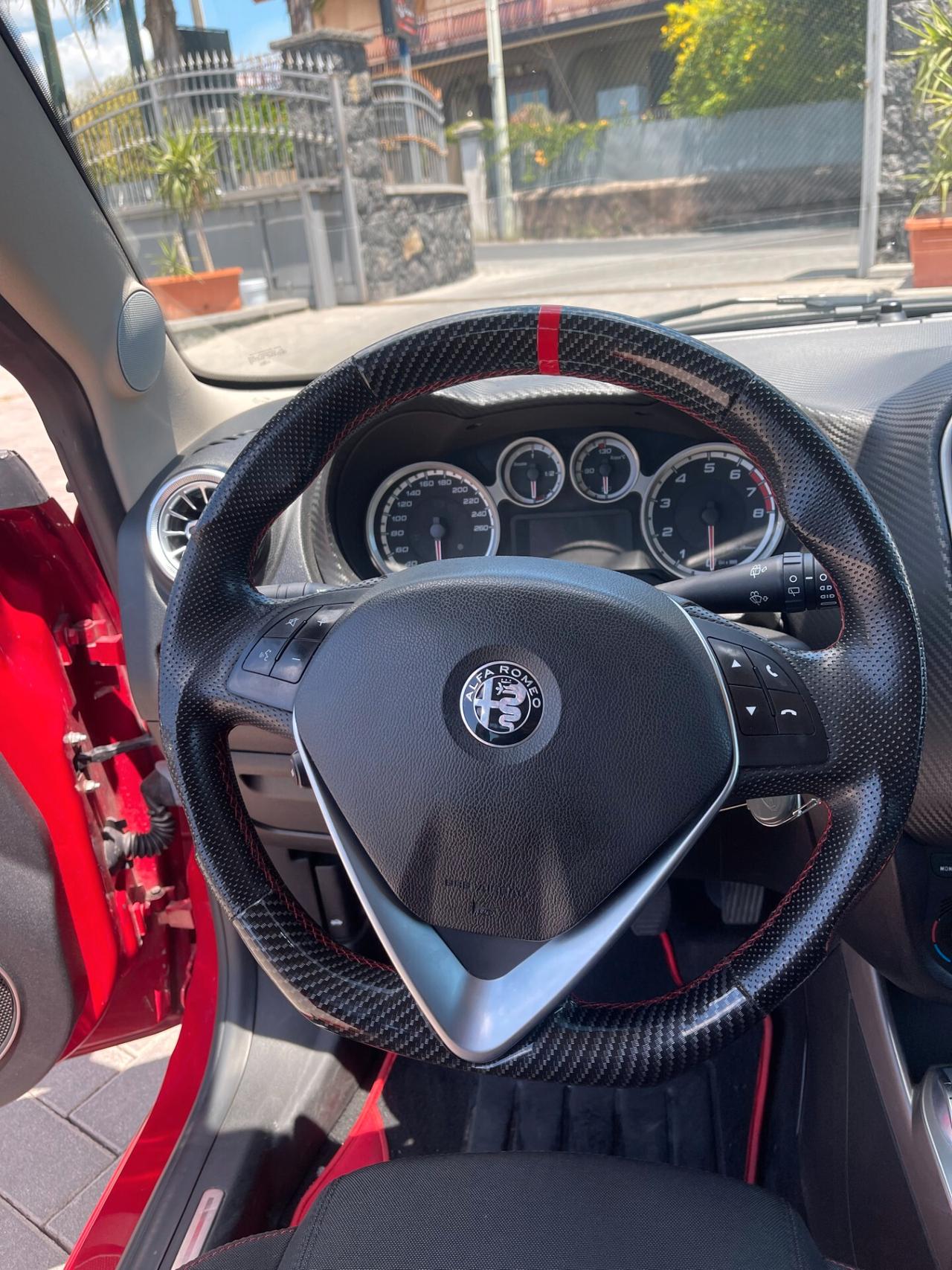 Alfa Romeo MiTo 1.4 220cv Allestimento Quadrifoglio (UNICA)