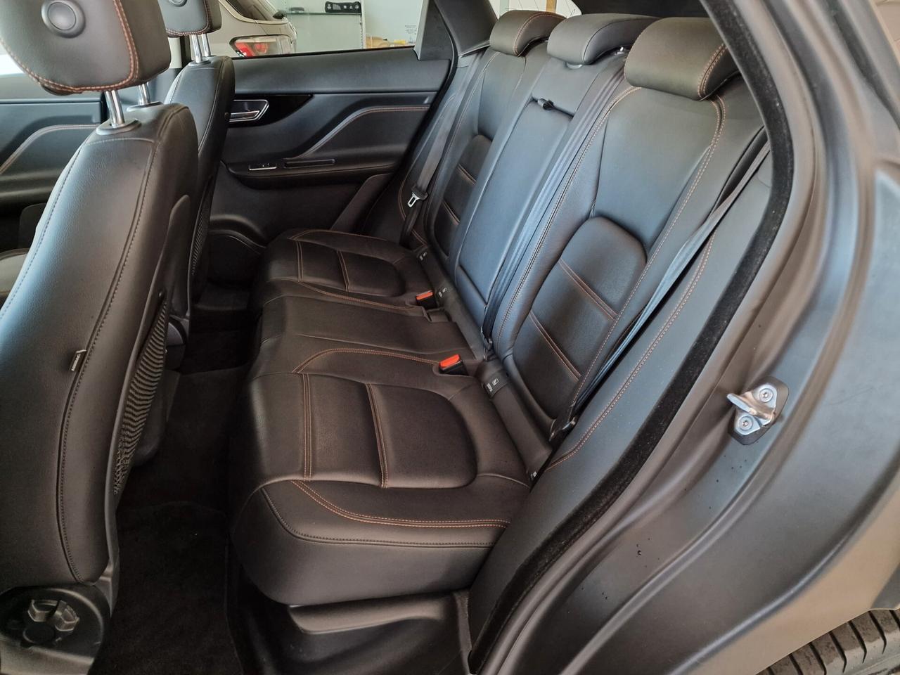 Jaguar F-Pace 2.0 D 180 CV 4x4
