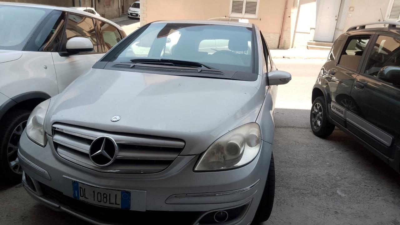 Mercedes-benz B 200 B 200 CDI Chrome-AUTO USATA -VISTA è PIACIUTA NELLO STATO IN CUI SI TROVA