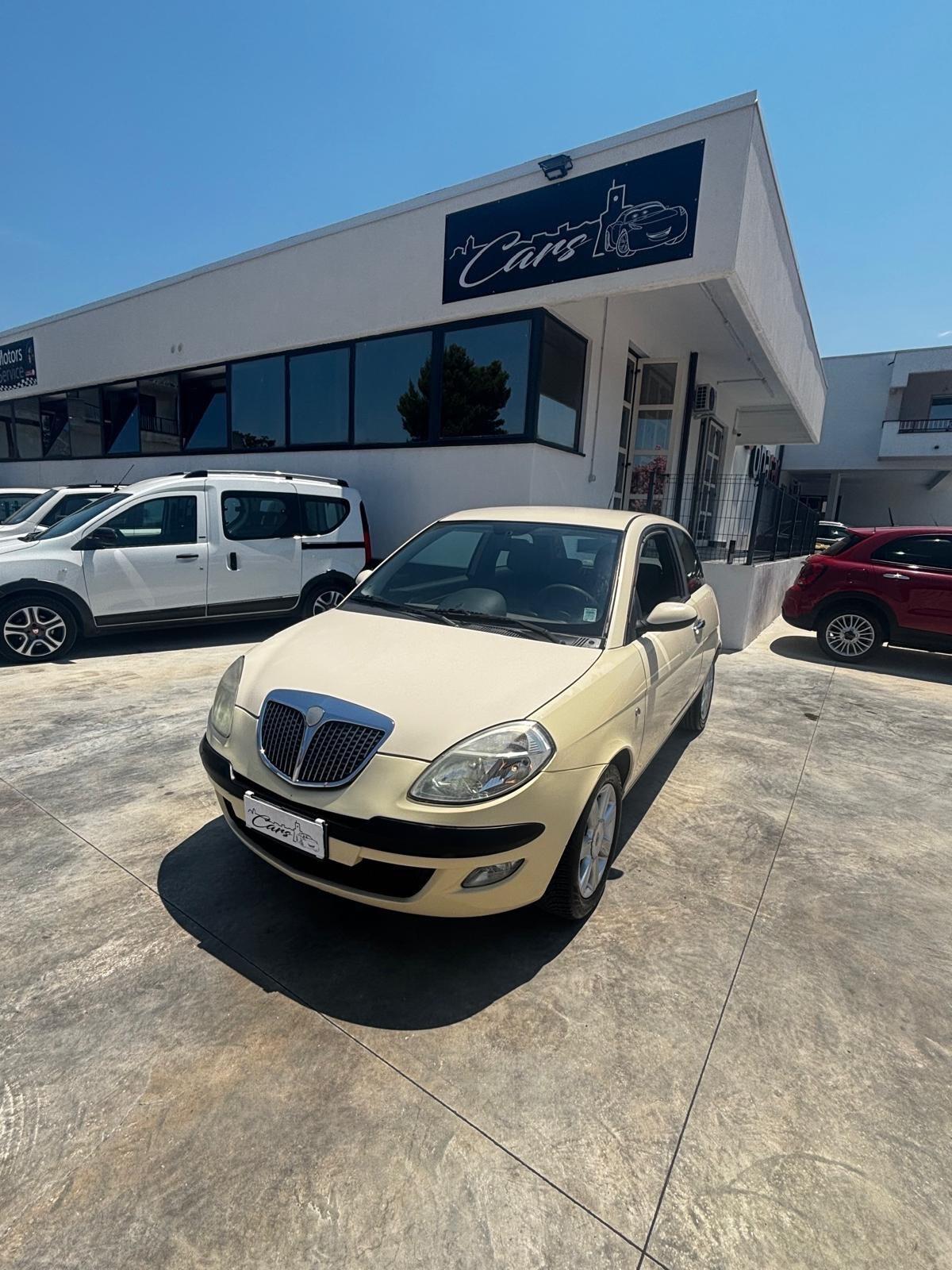 Lancia Ypsilon 1.2 16V Argento