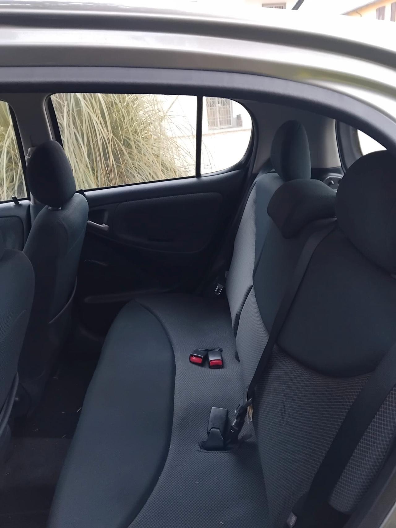 TOYOTA YARIS 1.0i 16V cat 5 porte