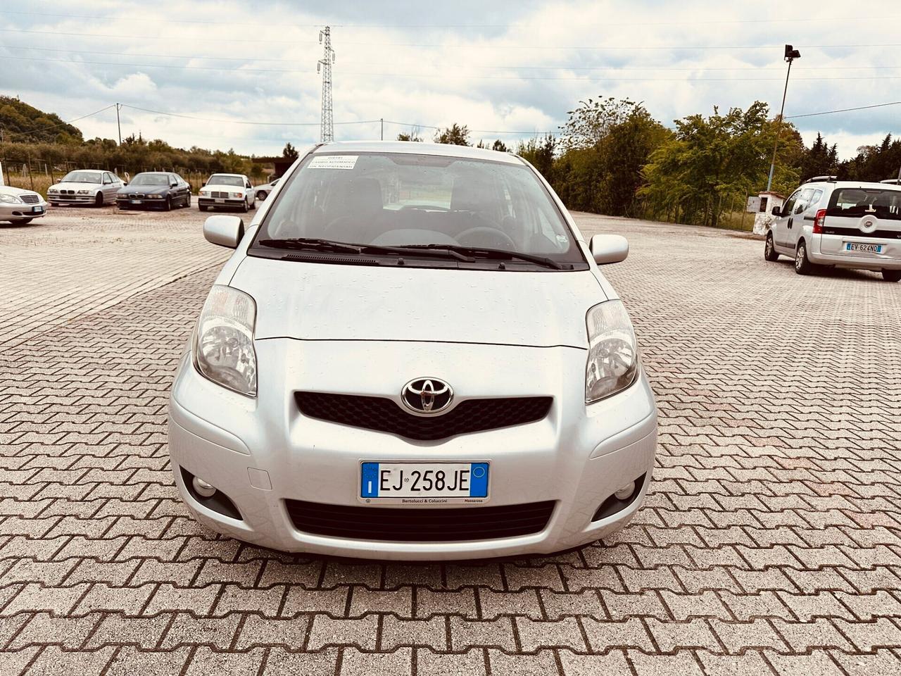 Toyota Yaris 1.4 D-4D CAMBIO AUTOMATICO DPF 5 porte Sol