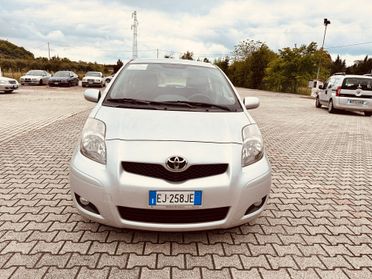 Toyota Yaris 1.4 D-4D CAMBIO AUTOMATICO DPF 5 porte Sol