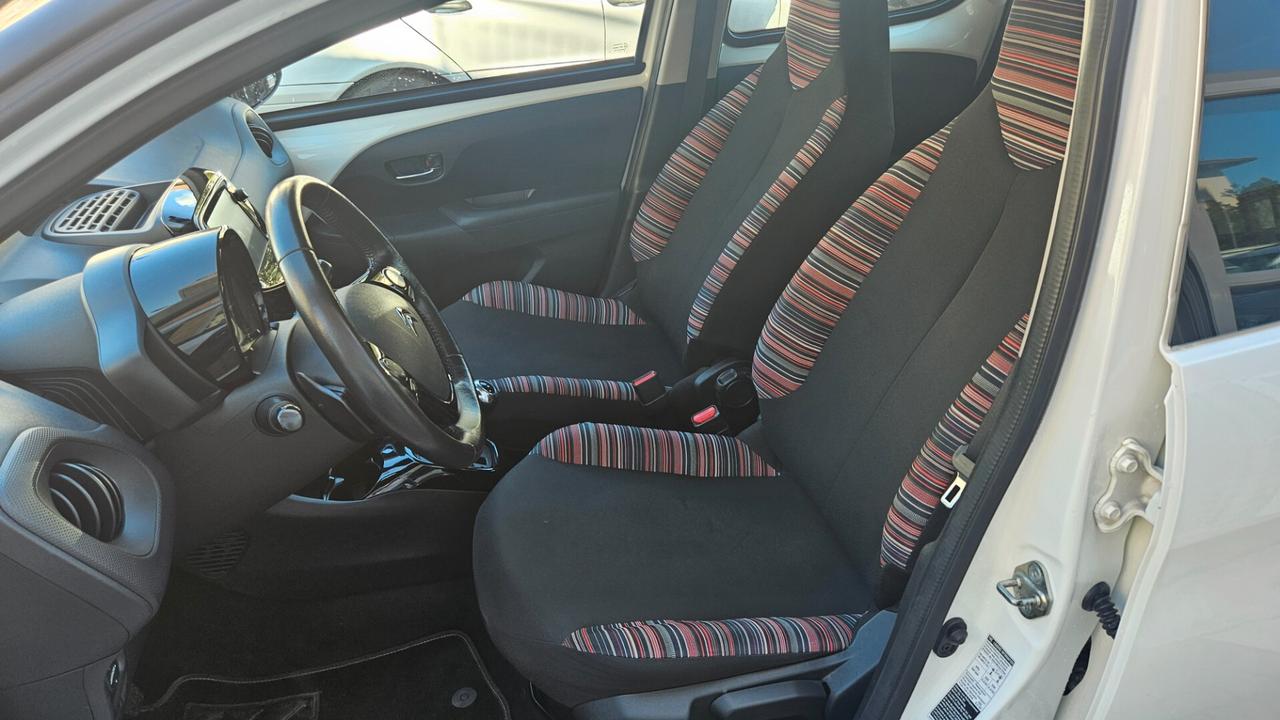 Citroen C1 5p 1.0 vti 72cv CAMBIO AUTO-CARPLAY