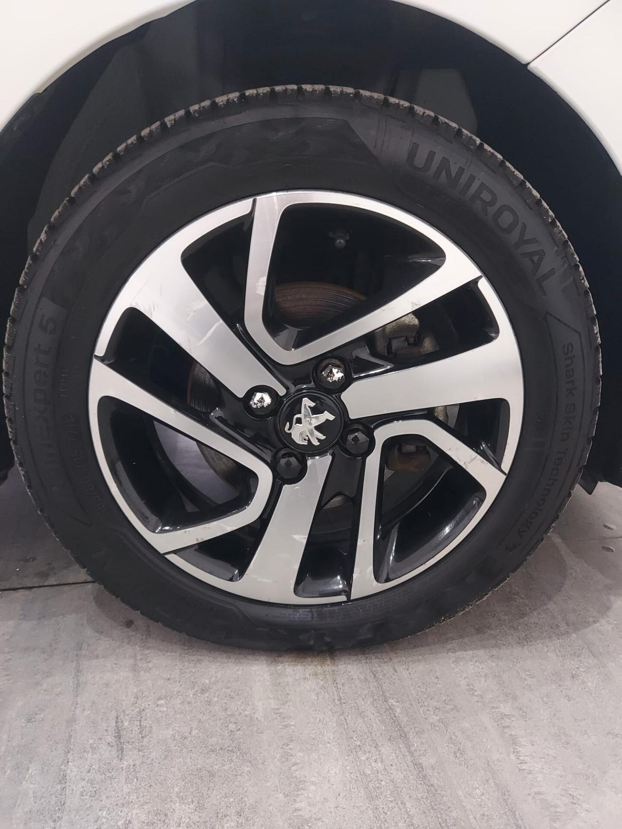 Peugeot 108 5P ALLURE TOP CABRIO