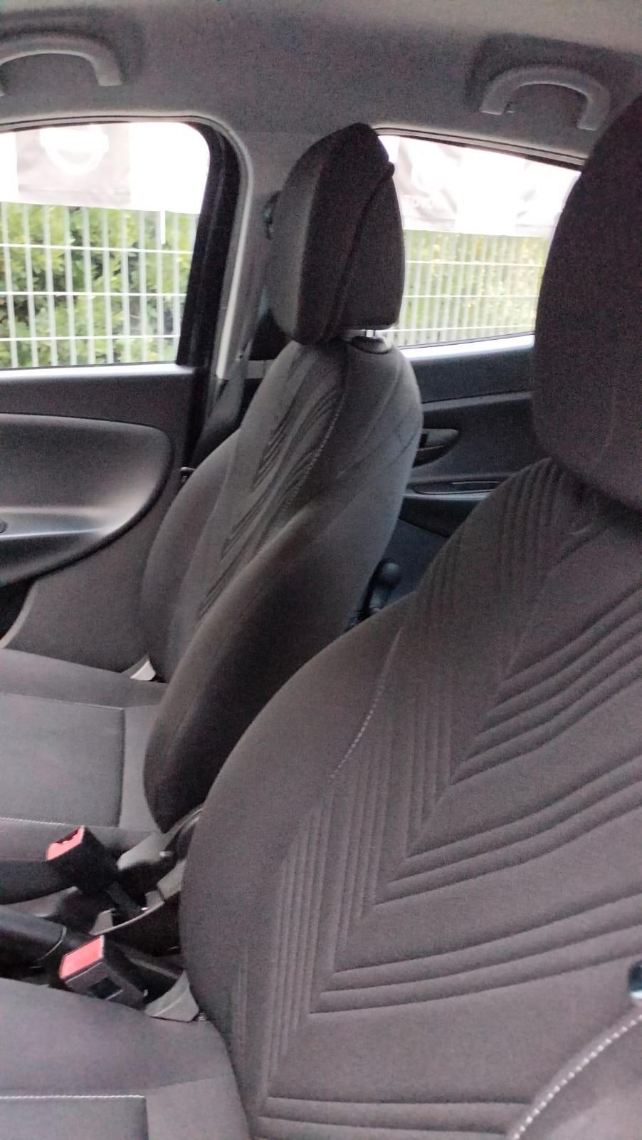 Lancia Ypsilon 1.0 FireFly 5 porte S&S Hybrid Alberta Ferretti