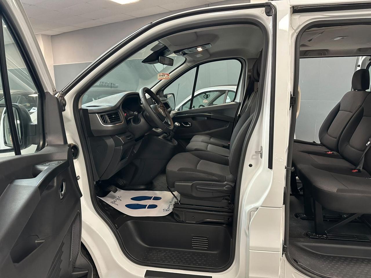 Nissan Primastar 2.0 dCi 110CV PC-TN Bus