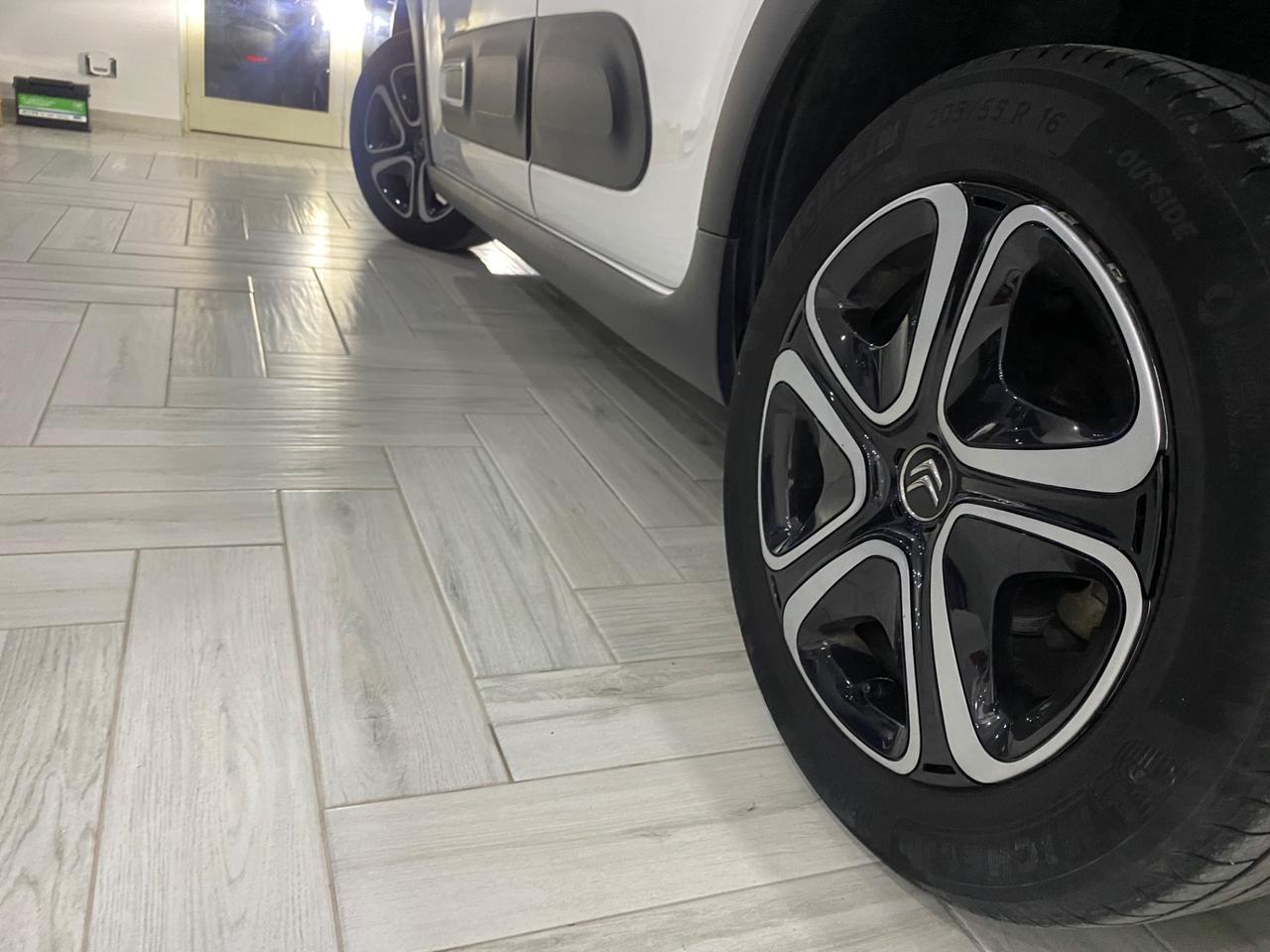 Citroen C3 1.2 Benz. 83 S&S Shine AIRBUMP/FULL LED2023