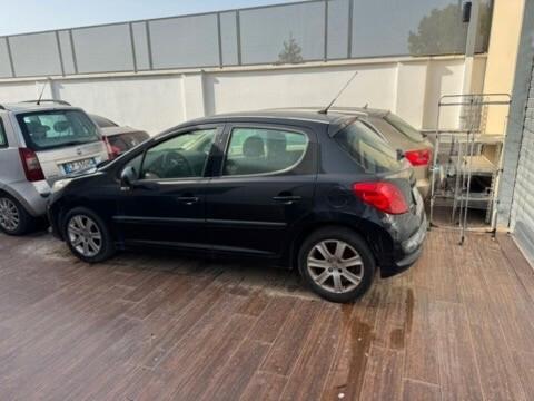 Peugeot 3008 1.6 HDi 110CV cambio robotizzato Tecno