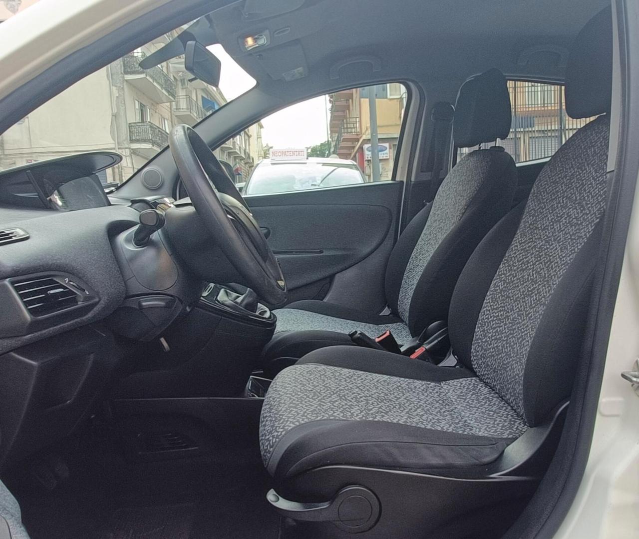 Lancia Ypsilon 1.2 69 CV 5 porte S&S Elefantino Blu