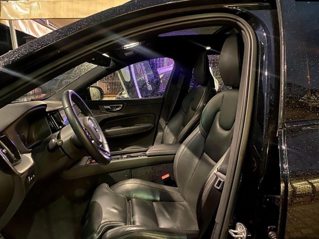 VOLVO XC60 T6 PLUG-IN AWD AUTO RECHARGE R-DESIGN F