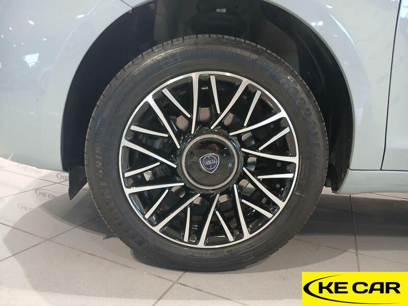 Lancia Ypsilon 1.0 FireFly 70cv Hybrid Platino