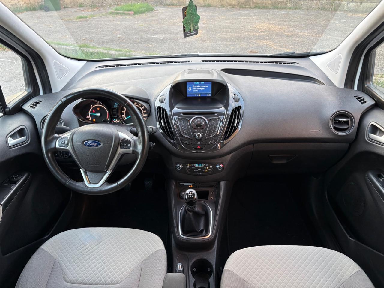 Ford Tourneo Courier 1.5 TDCI 75 CV 5 posti