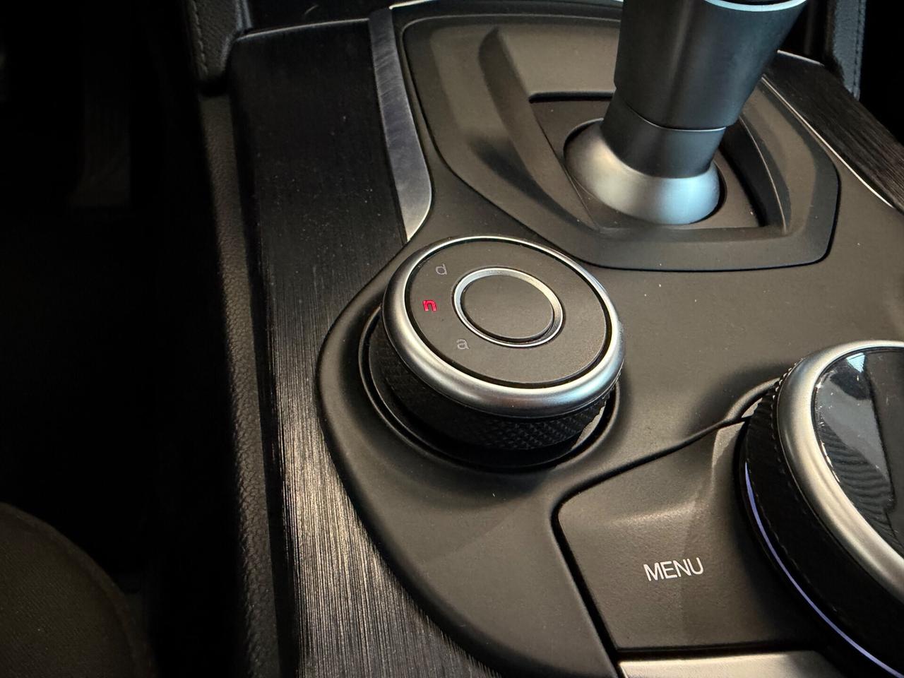 Alfa Romeo Stelvio 2.2 160 CV AT8 Business