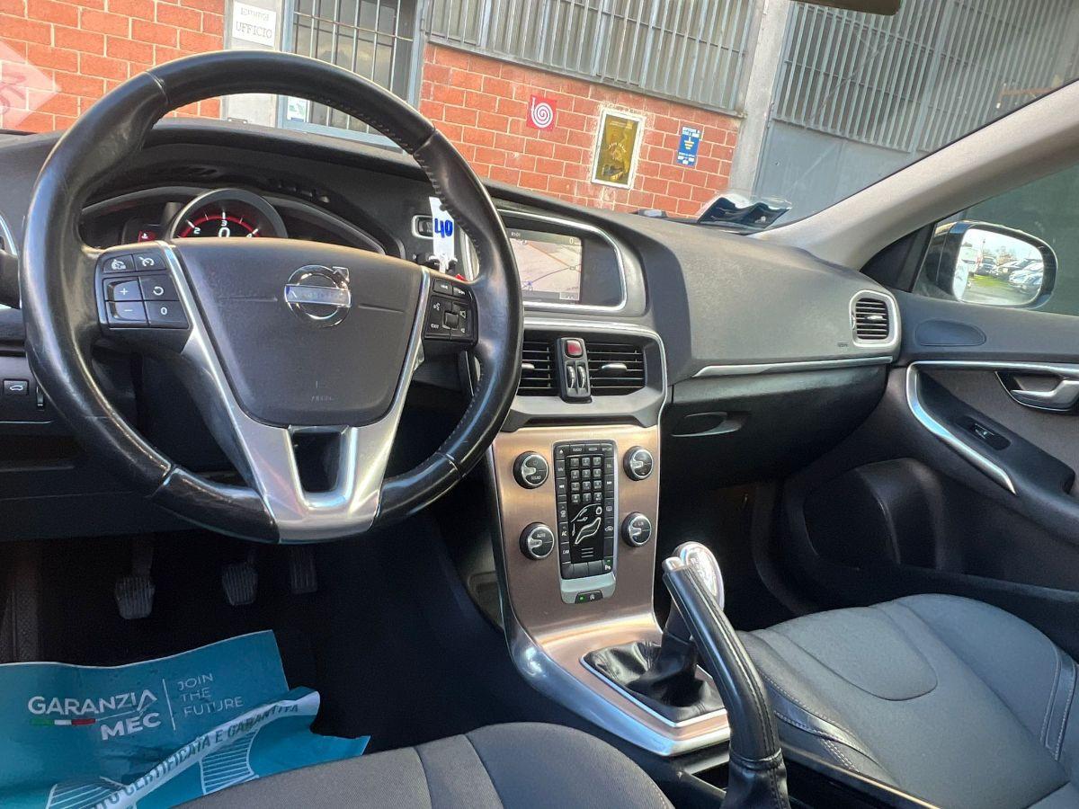 VOLVO - V40 Cross Country 1.6 d2 Momentum