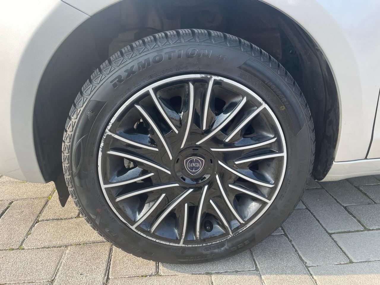 Lancia Ypsilon 1.2 69 CV UNI.PRO 12 MESI GARANZIA