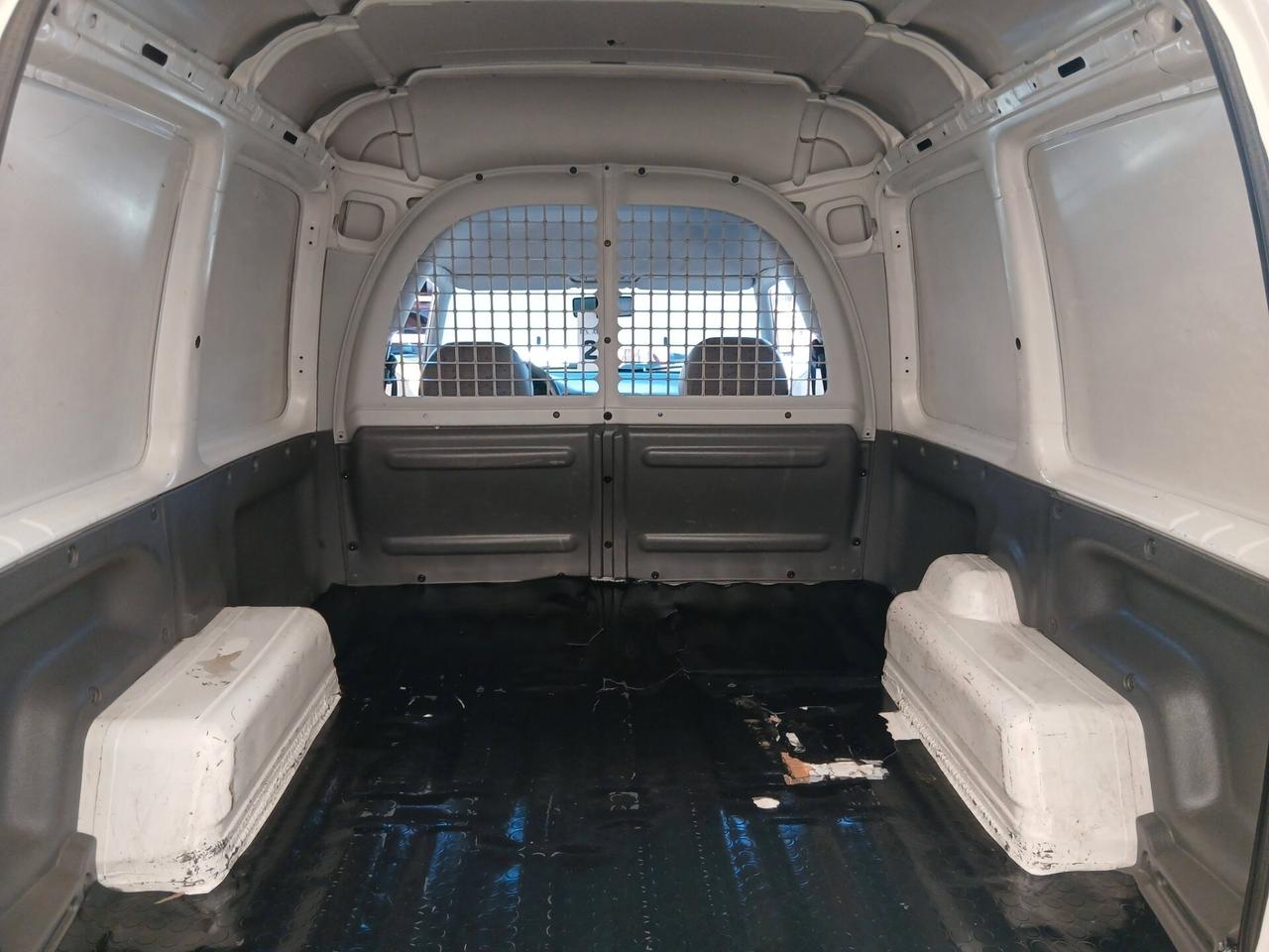 Volkswagen Caddy 1.9 SDI Van Vetrato 01