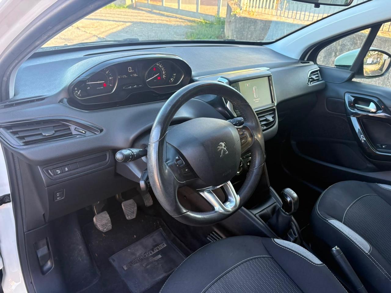 Peugeot 208 PureTech 82 5 porte Active 2017 167.000 KM