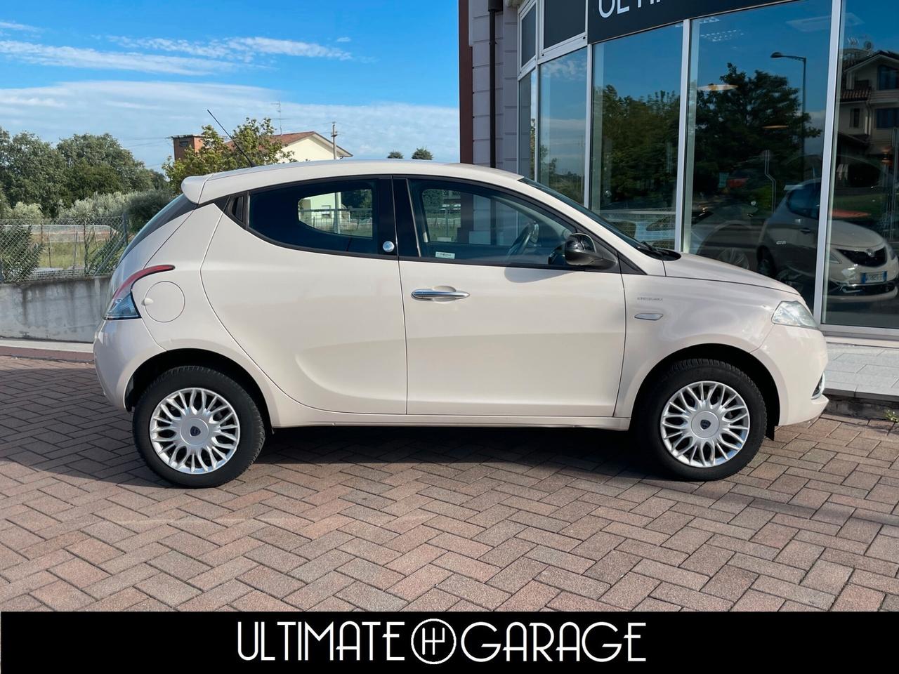 Lancia Ypsilon 0.9 TwinAir 85 CV 5 porte Metano Ecochic Gold NEOPATENTATI