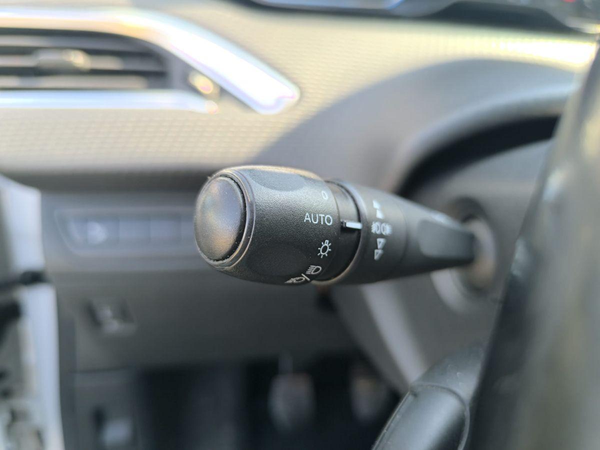 PEUGEOT - 2008 - BlueHDi 100 Allure