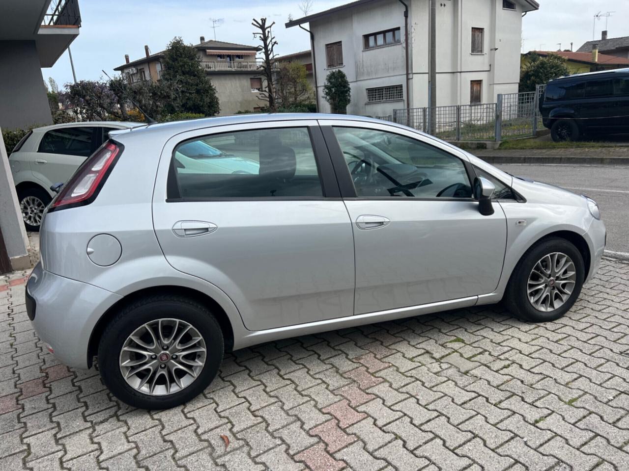 Fiat Punto Evo 1.3 Mjt 75 CV unico proprietario ok Neopatentati