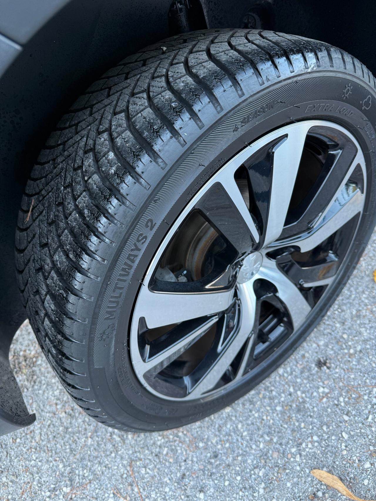 " UNA CHICCA " Peugeot 2008 Pure Turbo GT Line