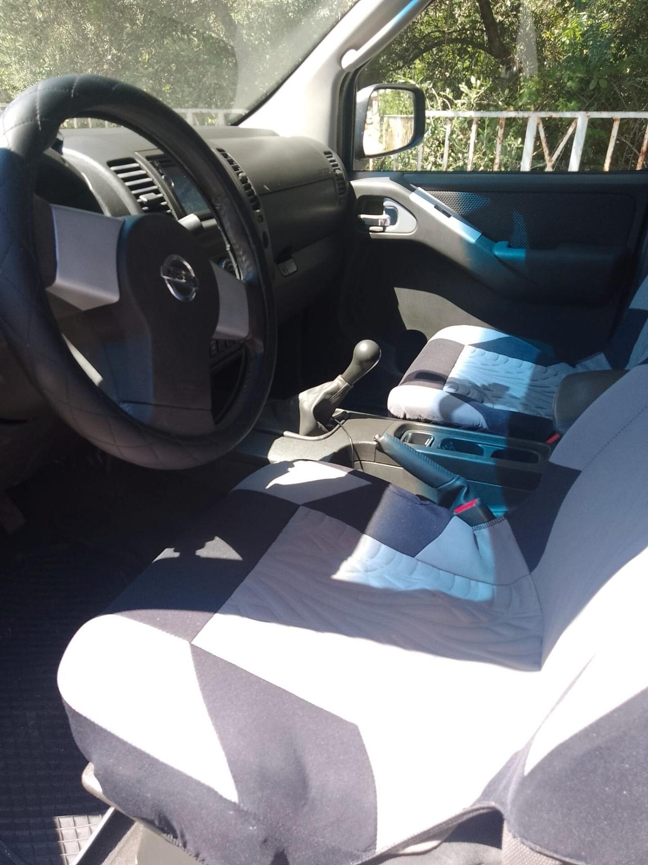 Nissan Navara 2.5 dCi 190CV 4 porte Double Cab XE
