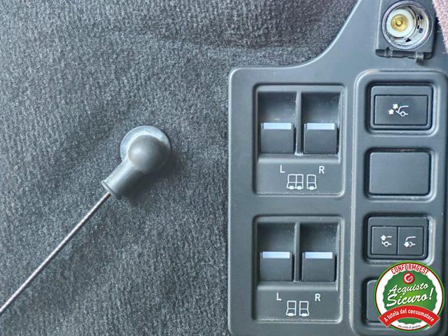LAND ROVER Discovery 3.0D I6 249CV AWD R-Dynamic HSE *7 POSTI*TETTO*