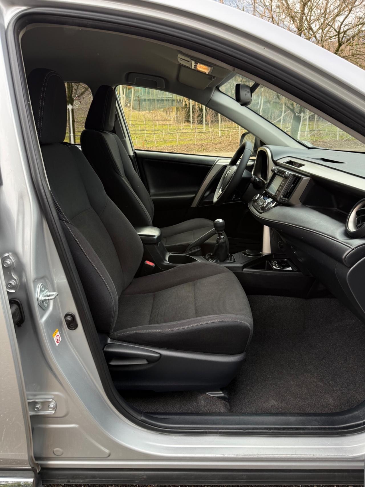 Toyota RAV 4 RAV4 2.0 D-4D 4WD Lounge White Ed.