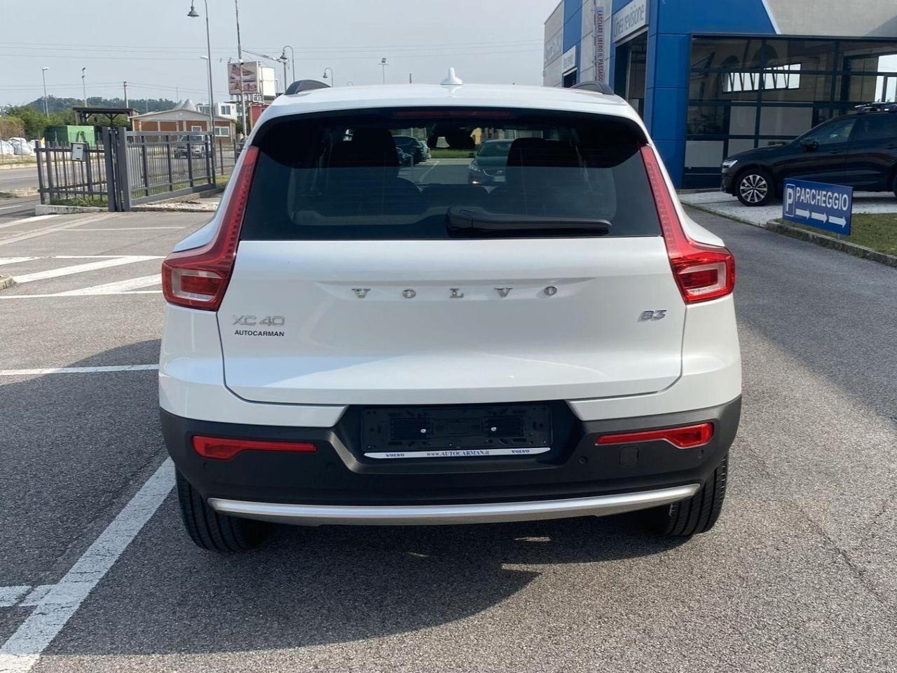 Volvo XC40 B3 (Benzina/Hybrid) Autom. Essential