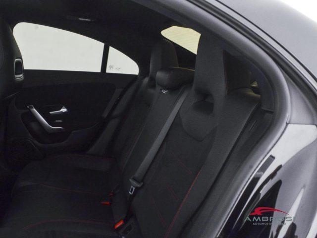 MERCEDES-BENZ CLA 180 180 d Automatic Premium