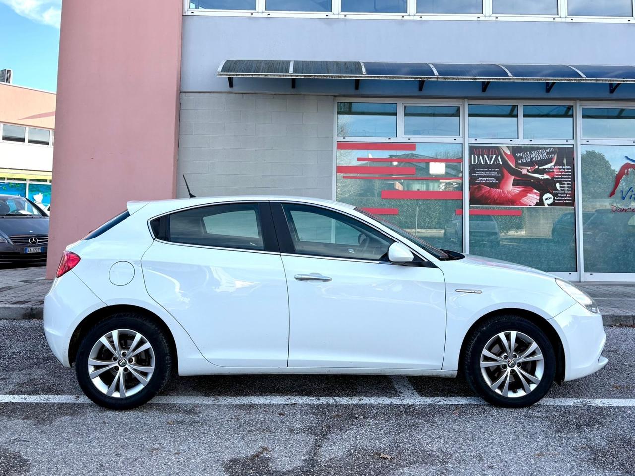 Alfa Romeo Giulietta 1.6 jtdm Neopatentati