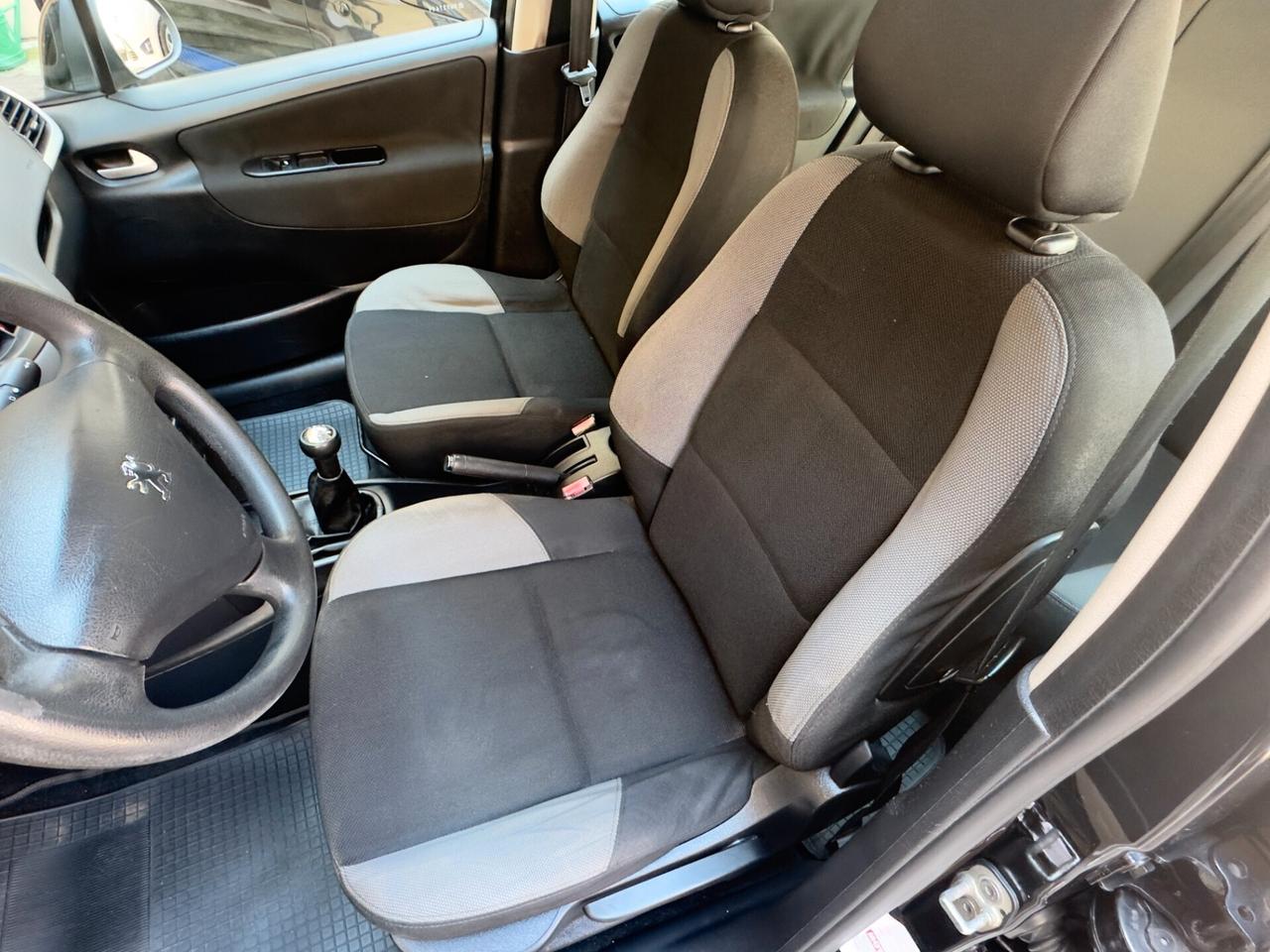 Peugeot 207 1.4 VTi 95CV SW XS Ciel
