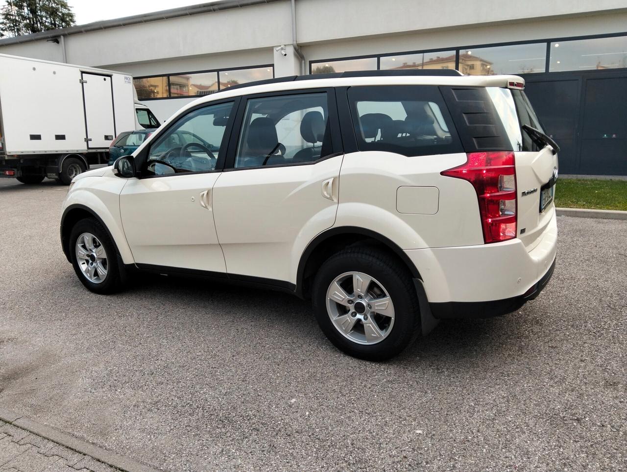 Mahindra XUV500 2.2 16V AWD W8