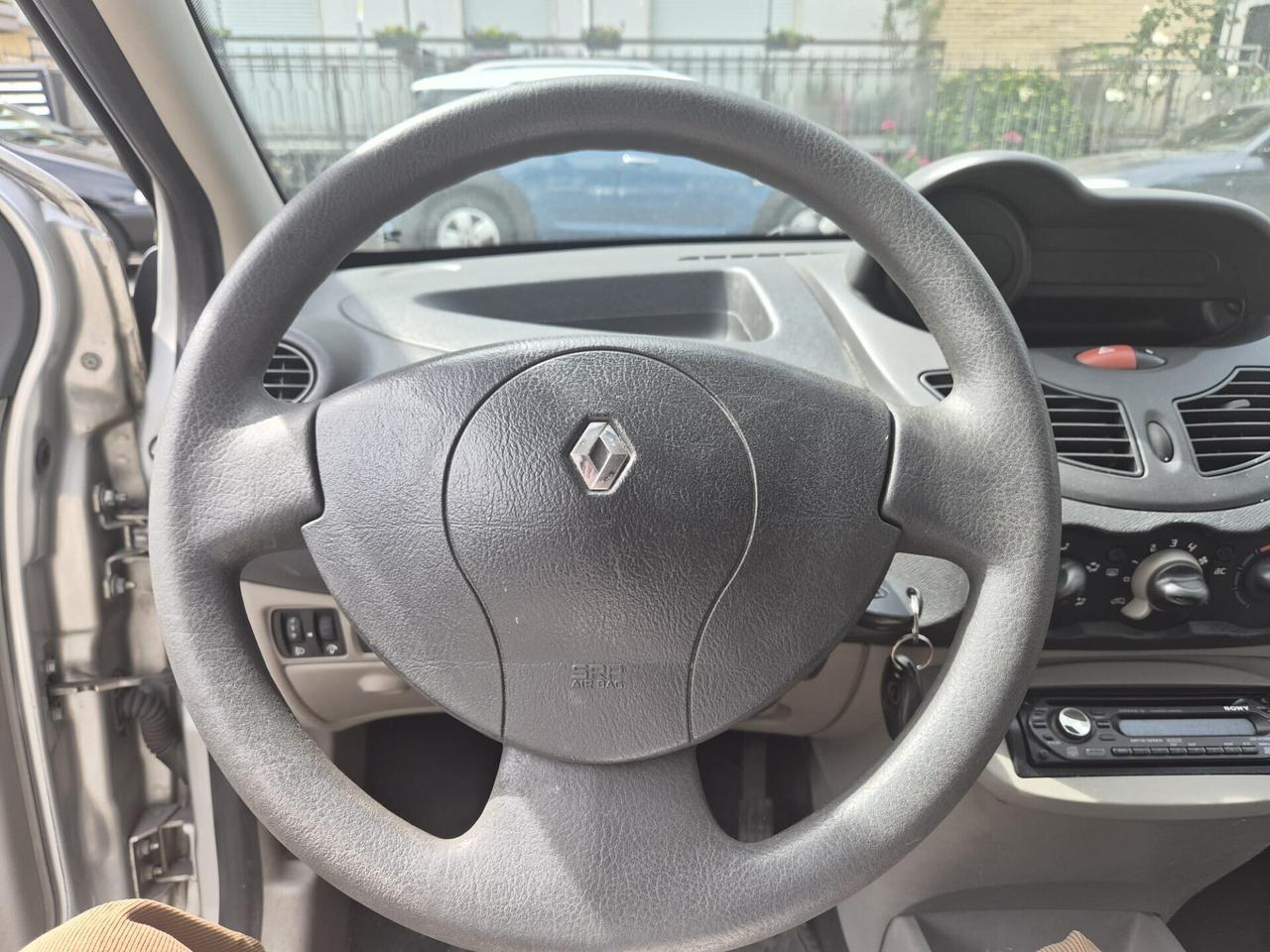 Renault Twingo 1.2 8V Confort ADATTA A NEOPATENTATI
