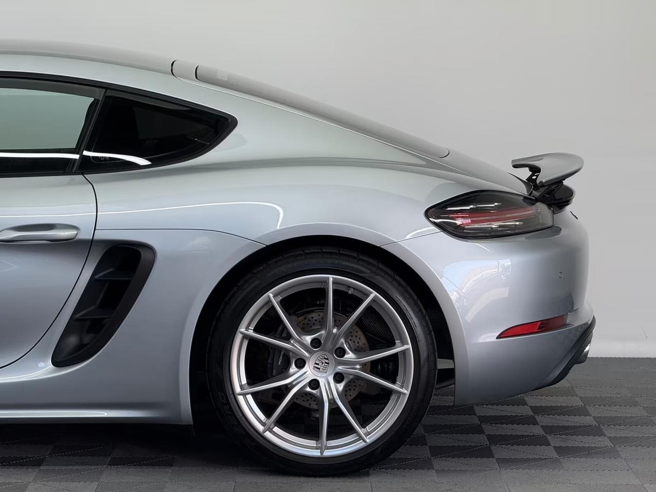 Porsche Cayman 718 2.0 300cv, navi, CarPlay