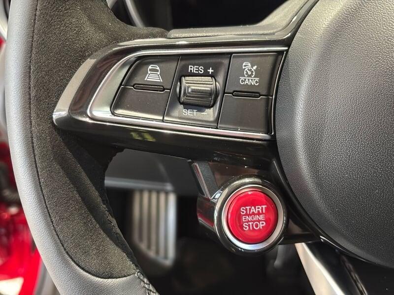 Alfa Romeo Giulia Giulia 2.9 V6 Bi-Turbo AT8 Quadrifoglio
