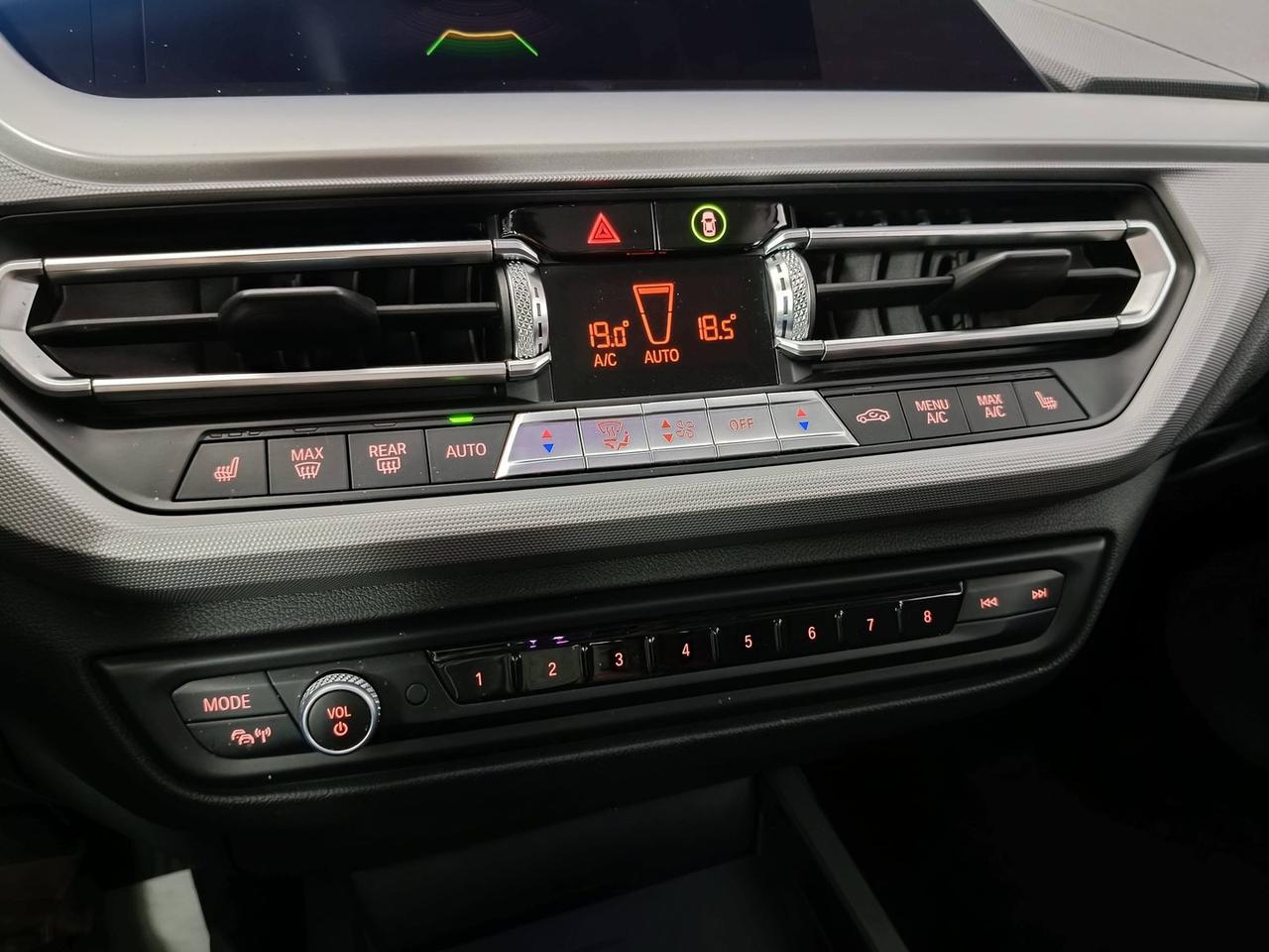 BMW Serie 1 5 PORTE - F40 - 118d 5 Porte