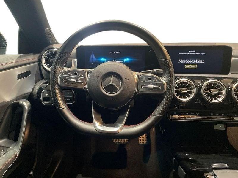 Mercedes-Benz CLA Shooting Brake 200 d Premium auto