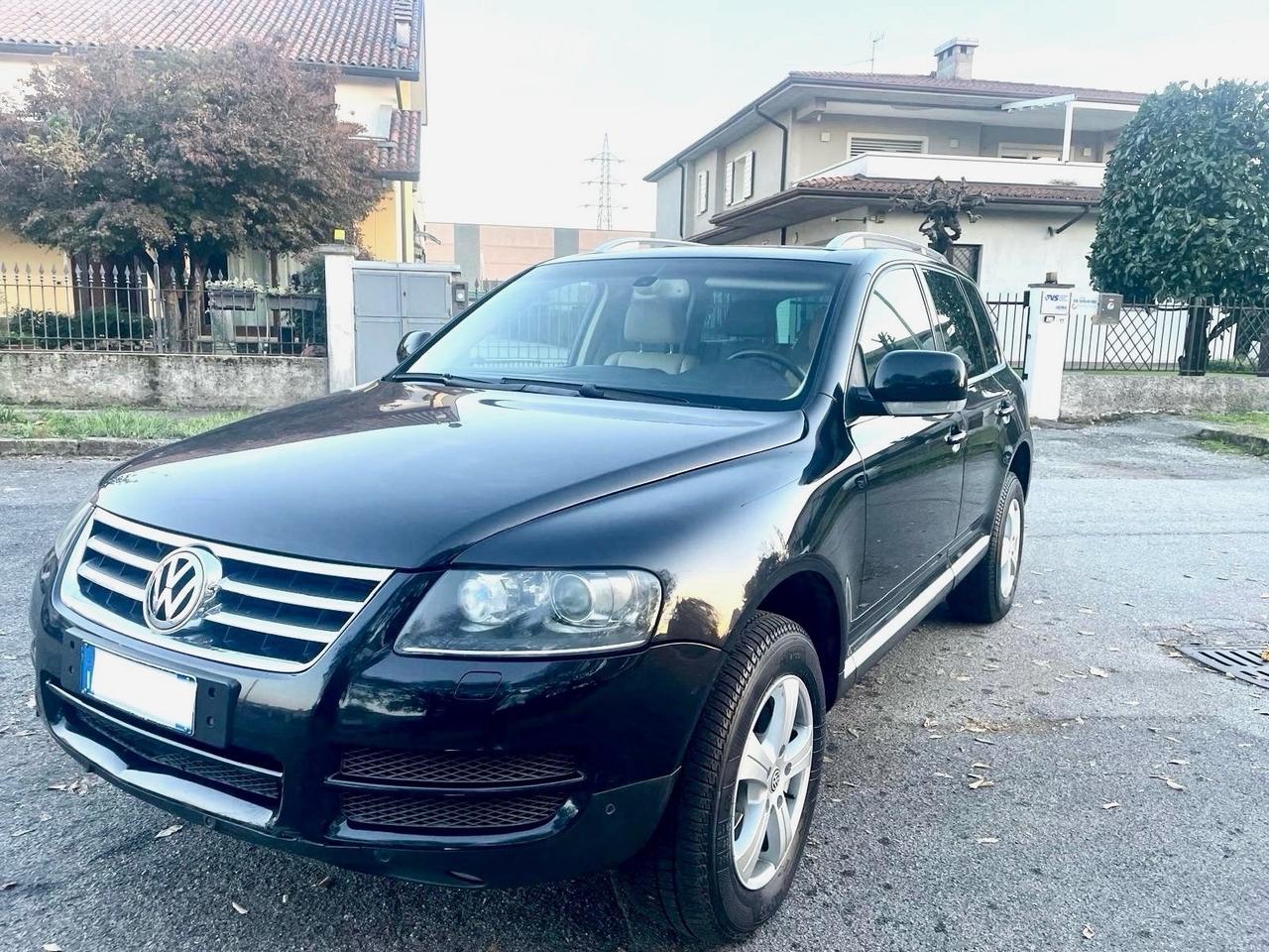 Volkswagen Touareg 3.0/240CV V6 TDI DPF tip. Exclusive