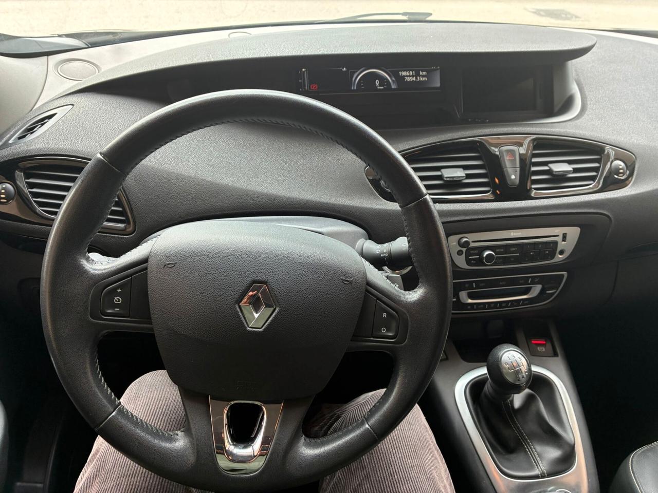 Renault Scenic XMod 1.5dCi110CV perfetta-14