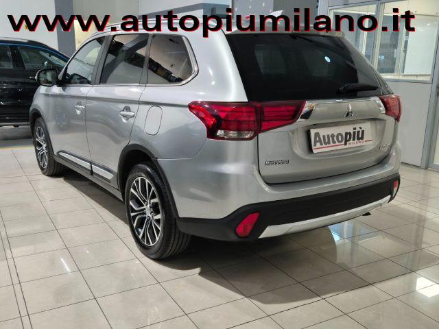 MITSUBISHI Outlander 2.2 DI-D 4WD Instyle Plus SDA 7 posti