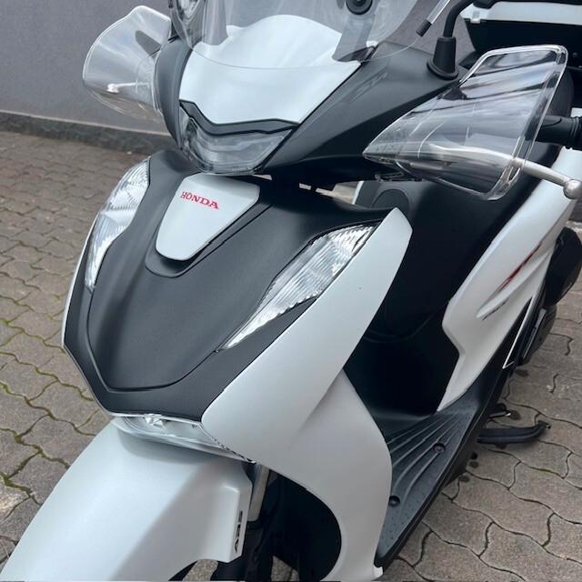 Honda SH 150 SPORT