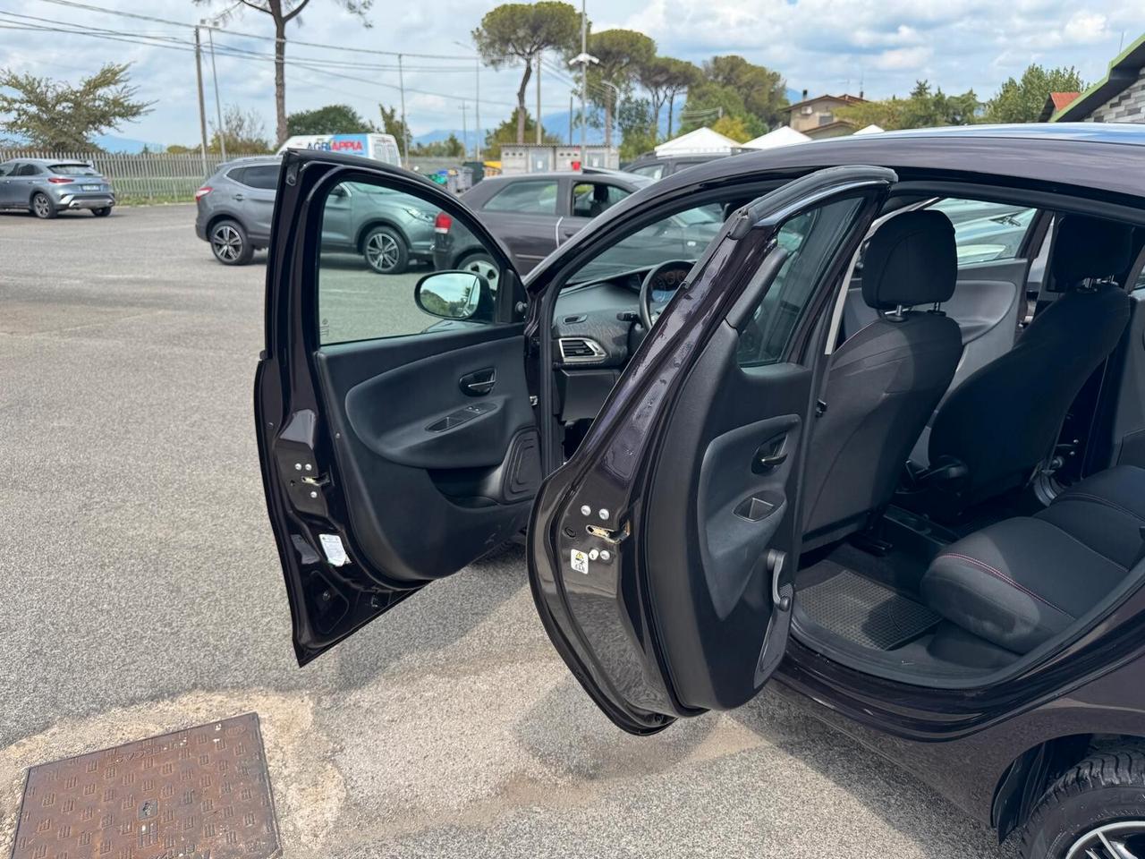 Lancia Ypsilon 1.2 BENZ ELEFANTINO 2013